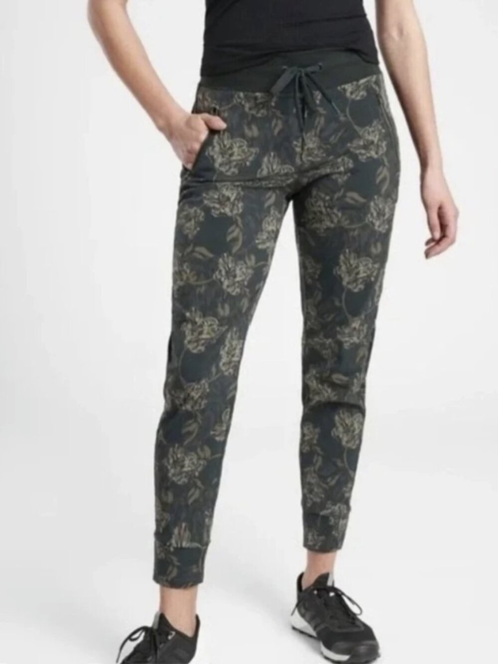 Athleta Trekkie North Printed Joggers in Green Floral